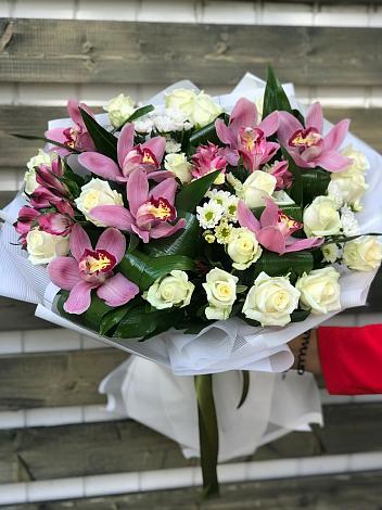 Букет цветов из: Розы и Хризантемы в Бакшеево