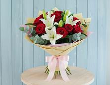 Букет цветов из:  Лилии и Розы в Бакшеево