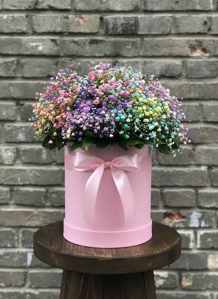 Цветочная композиция из Гипсофила и Розы в шляпной коробке в Бакшеево