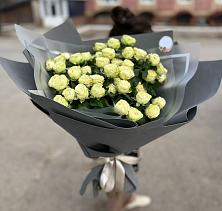 Букет Белые кустовые розы Солинеро в Бакшеево