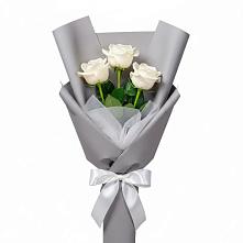 Букет 3 белые розы в Бакшеево