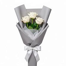 Букет 3 белые розы в Бакшеево