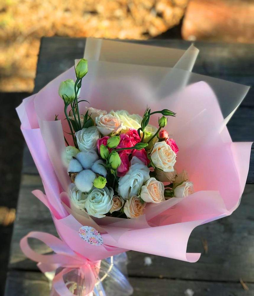 Букет цветов из: Розы и Лизиантусы в Бакшеево