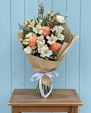 Букет цветов из:  Альстромерии, Лизиантусы, Розы и Хризантемы в Бакшеево