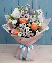 Букет цветов из:  Лизиантусы, Розы, Альстромерии и Гипсофила в Бакшеево