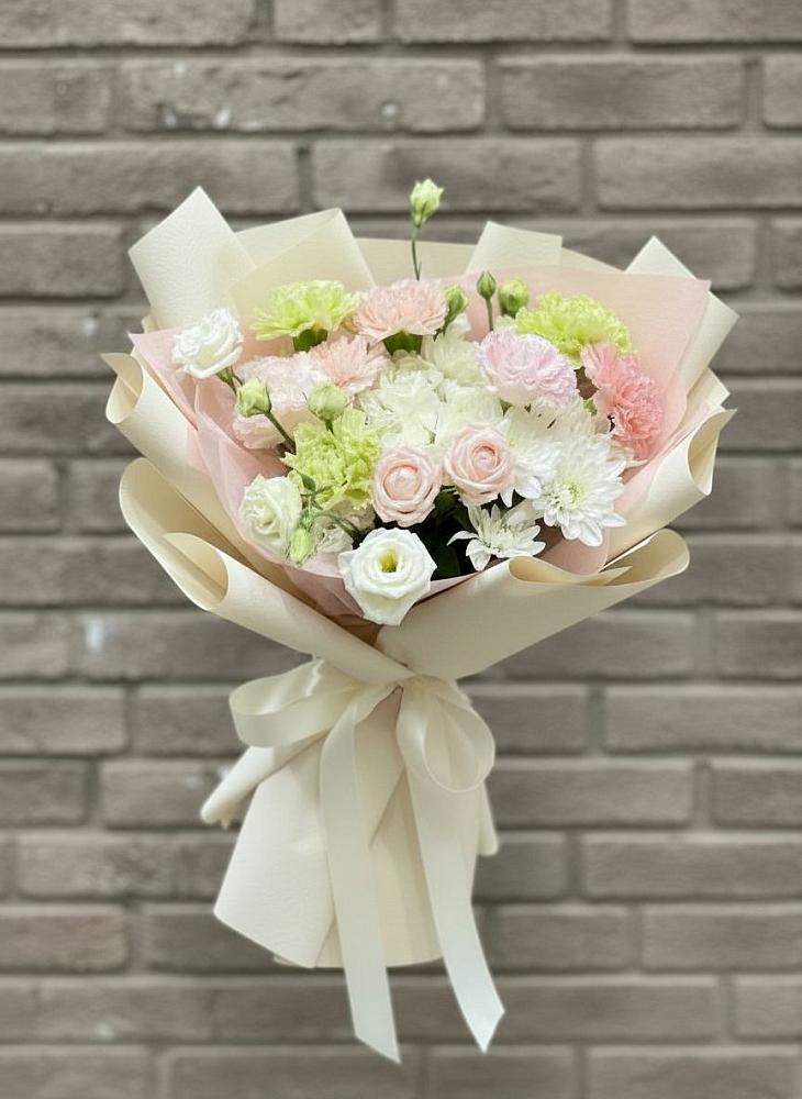 Букет цветов из: Гвоздики, Розы, Лизиантусы и Хризантемы в Бакшеево