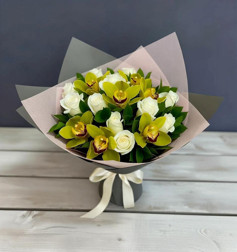 Букет цветов из: Орхидеи и Розы в Бакшеево