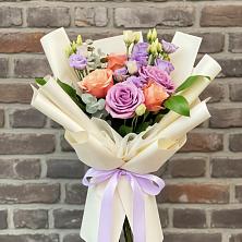 Букет цветов из:  Лизиантусы и Розы в Бакшеево