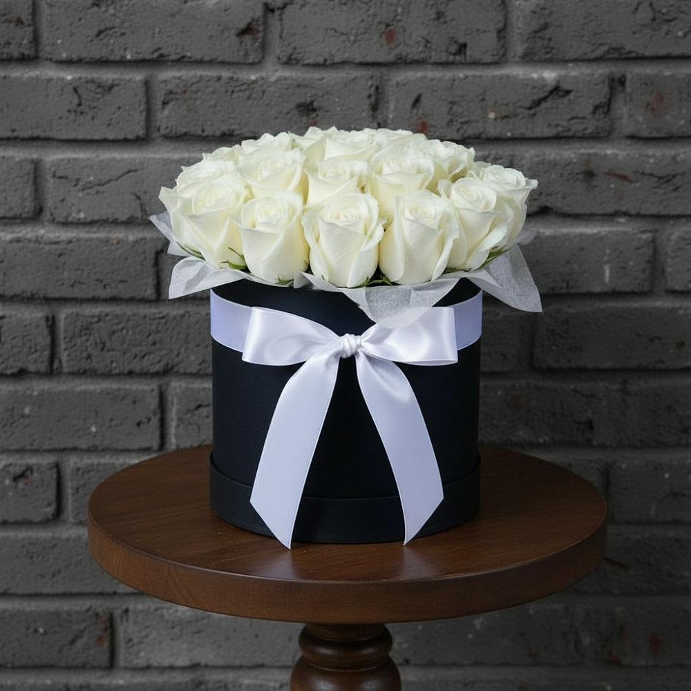 Цветочная композиция из Розы в шляпной коробке в Бакшеево