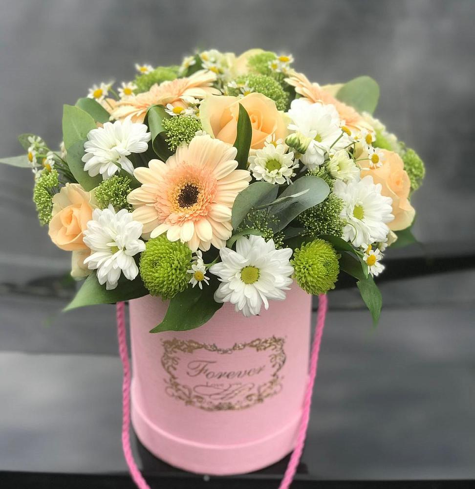 Цветочная композиция из Розы, Герберы и Хризантемы в шляпной коробке в Бакшеево