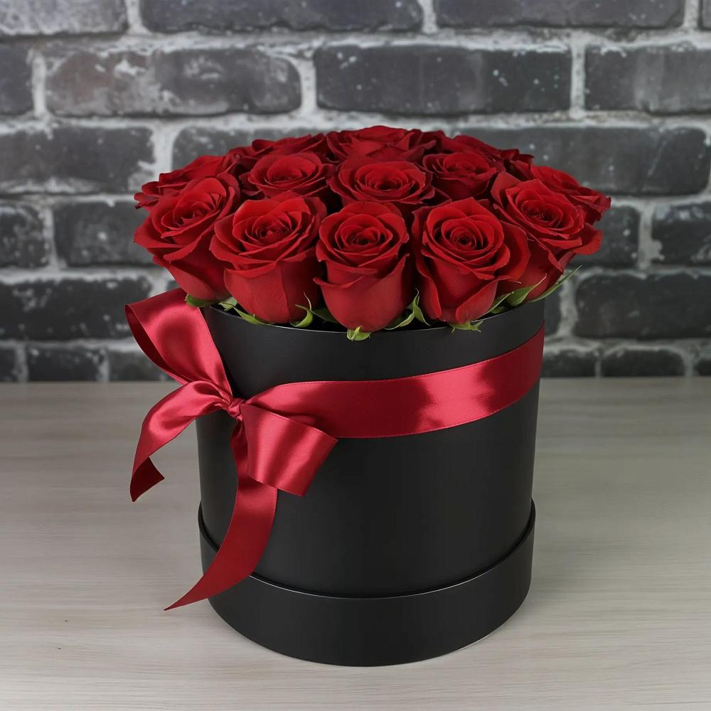 Цветочная композиция из Розы в шляпной коробке в Бакшеево