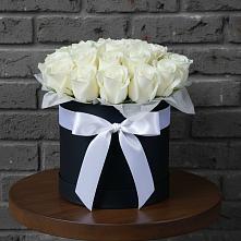 Цветочная композиция из Розы в шляпной коробке в Бакшеево