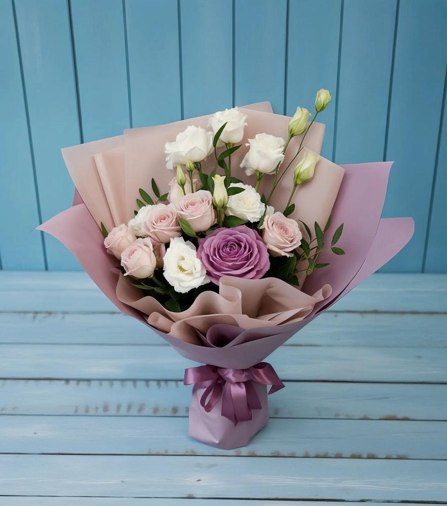 Букет цветов из: Розы и Лизиантусы в Бакшеево